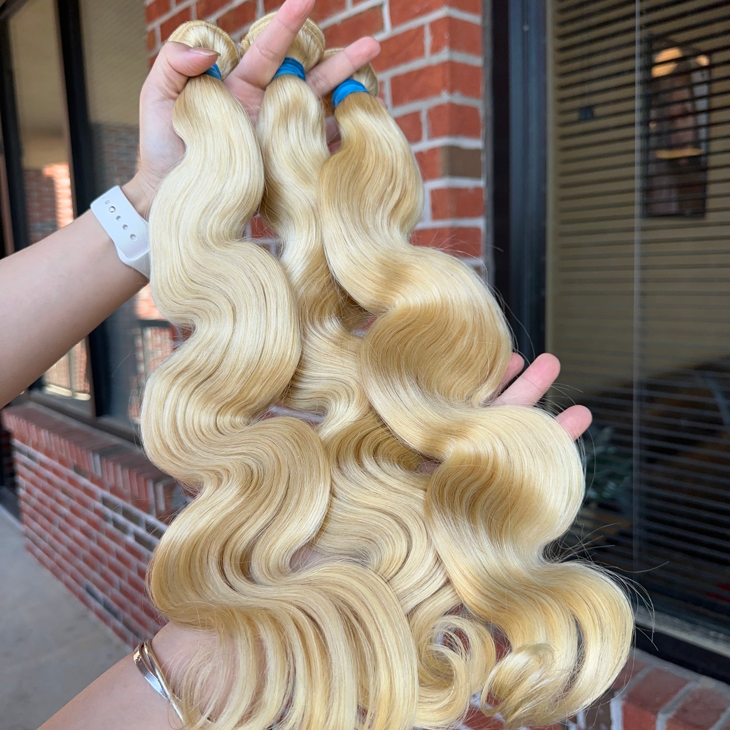 613 Virgin Indian Hair Bundles Body Wave Blond